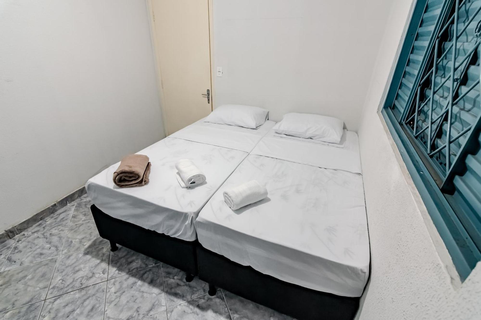 Pousada Roosevelt Quarto 03 - Pousada Central Prox Rodoviaria E Dist Industrial Hotel Uberlândia Екстериор снимка