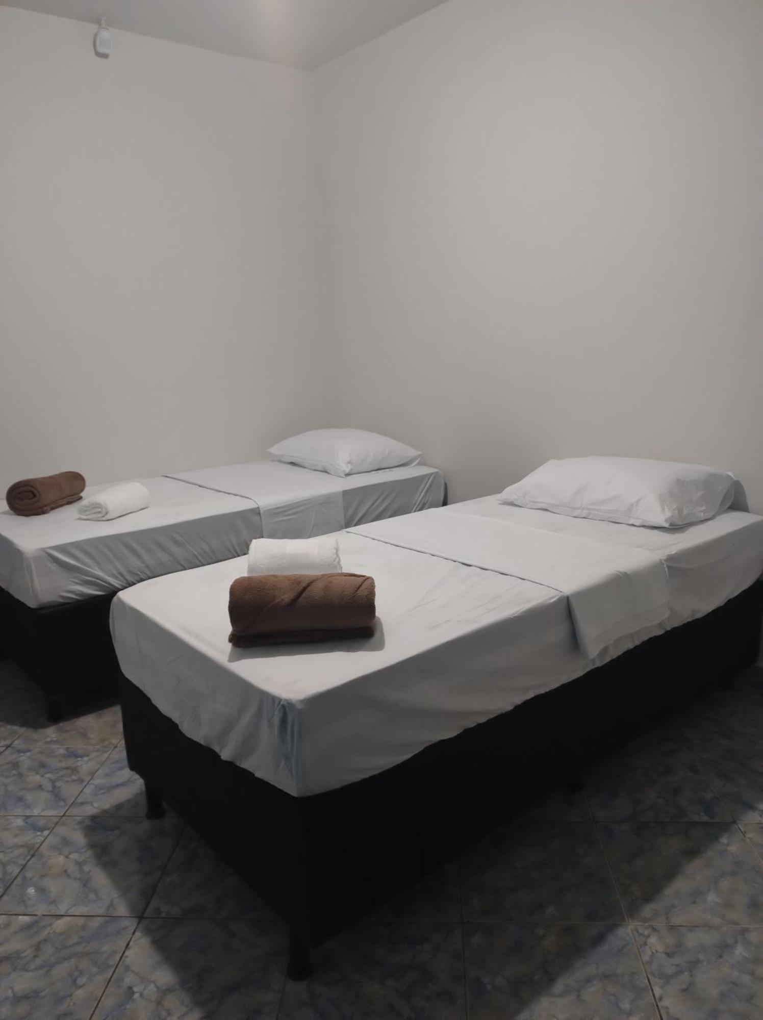 Pousada Roosevelt Quarto 03 - Pousada Central Prox Rodoviaria E Dist Industrial Hotel Uberlândia Екстериор снимка